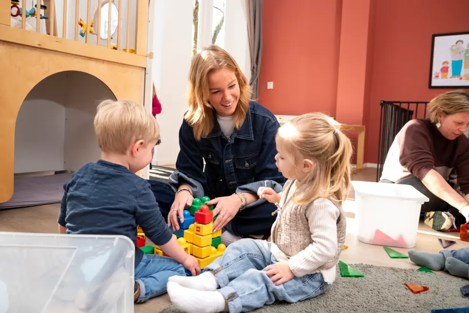 Spelen blokken Kinderdagverblijf Benjamin